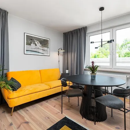 Walecznych 51 By Homeprime Apartamento